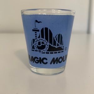 VTG 1970s Six Flags Magic Mountain shot glass